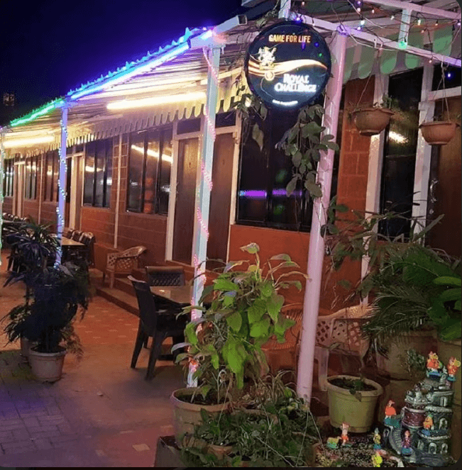 Divadkar Hotel, MATHERAN