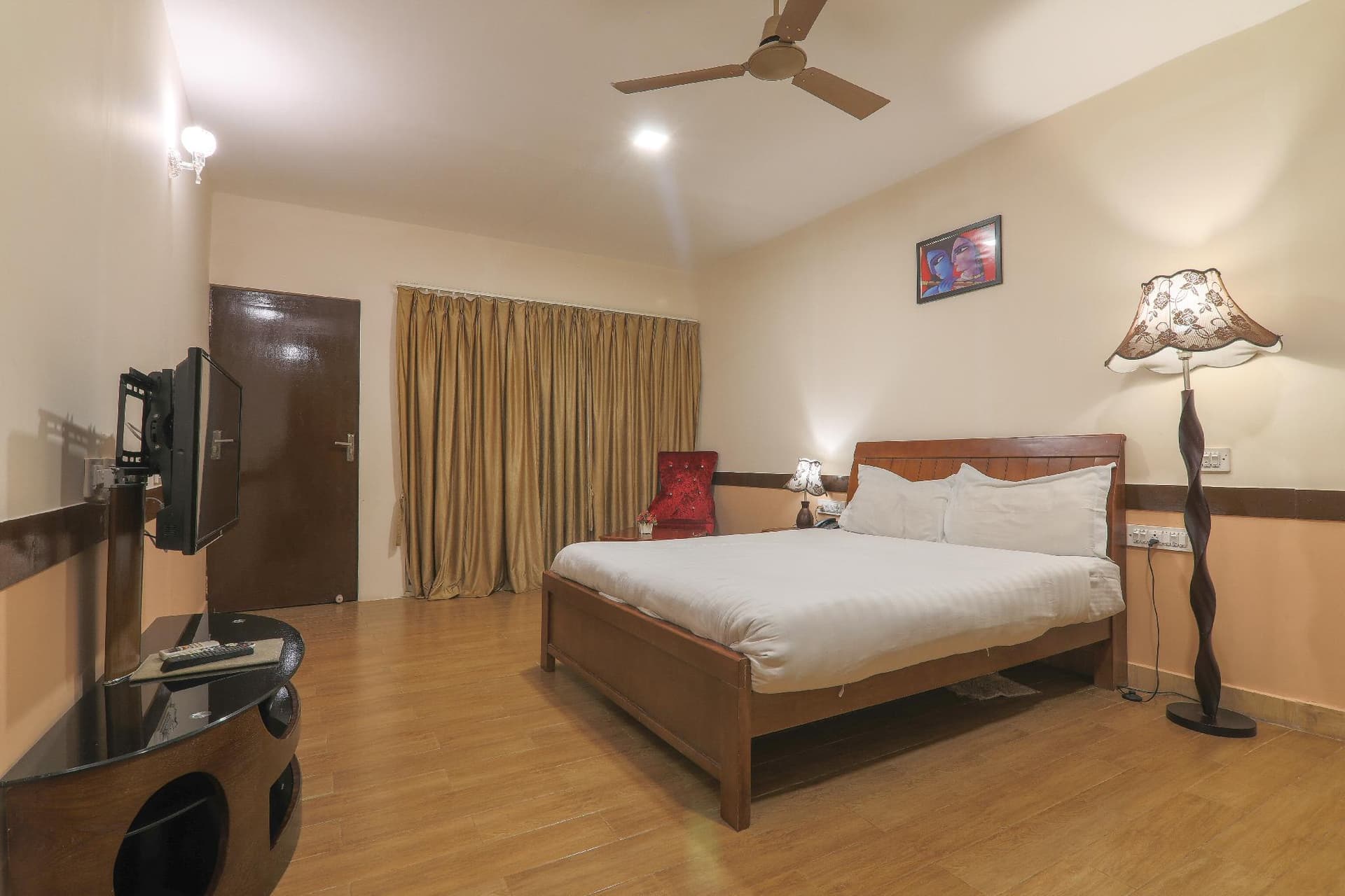 Deluxe Ac Room — photo 1