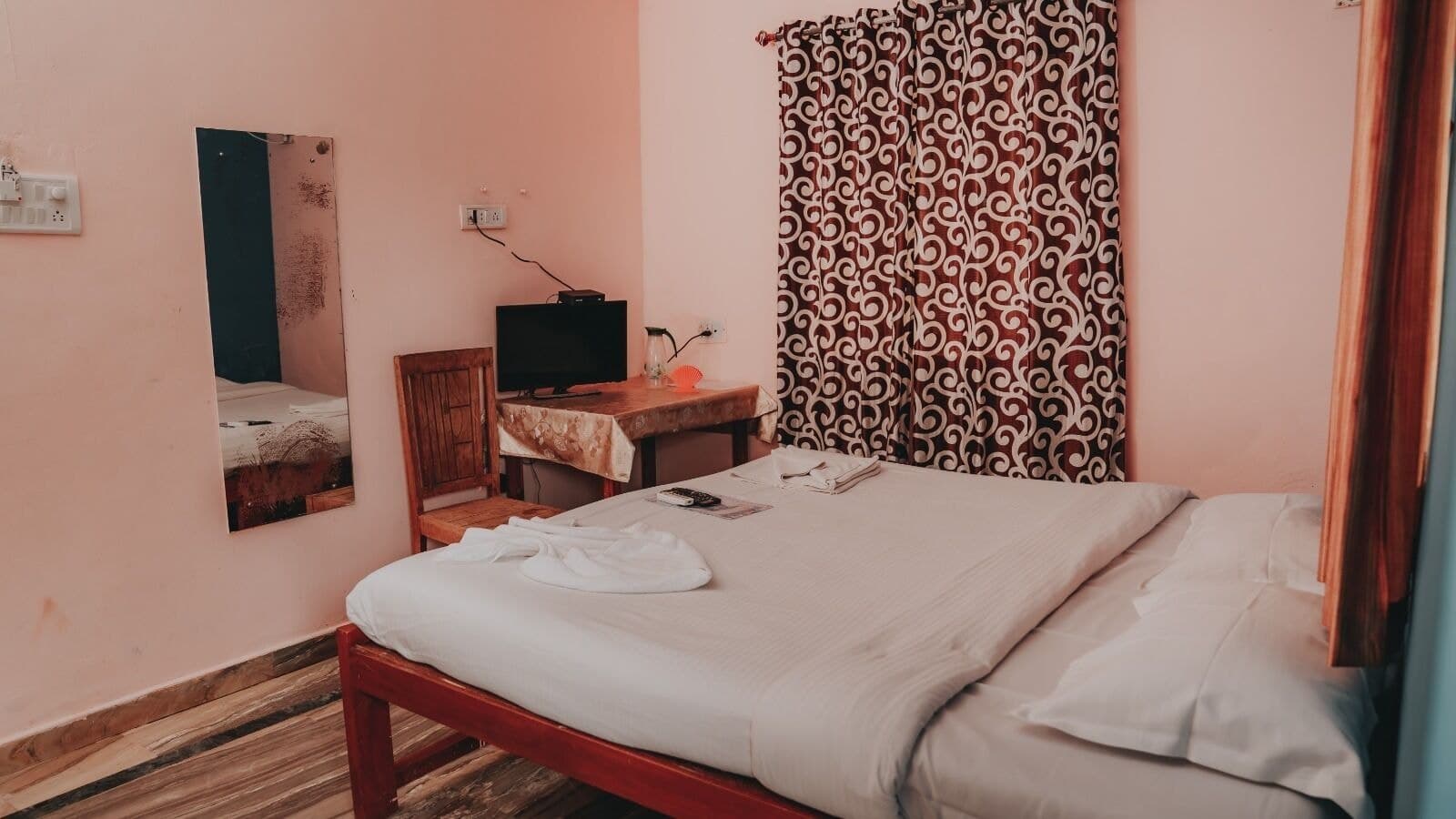 DELUXE, DOUBLE BED — photo 1